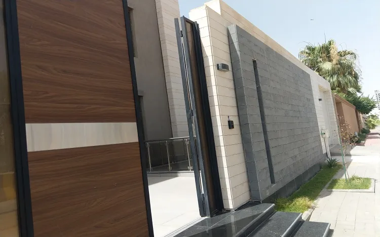 Modern Gate Entry
